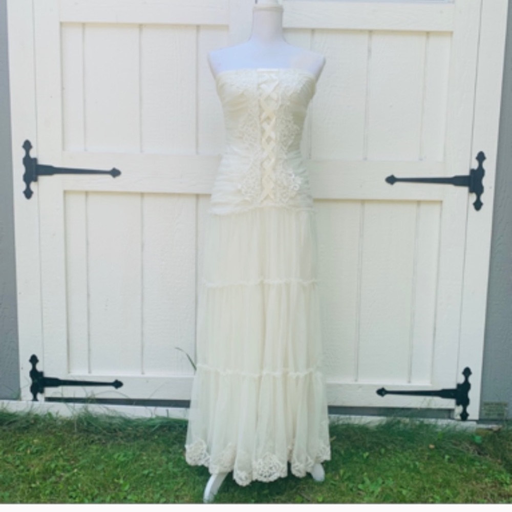 ISO: wedding dresses or any fantasy dresses